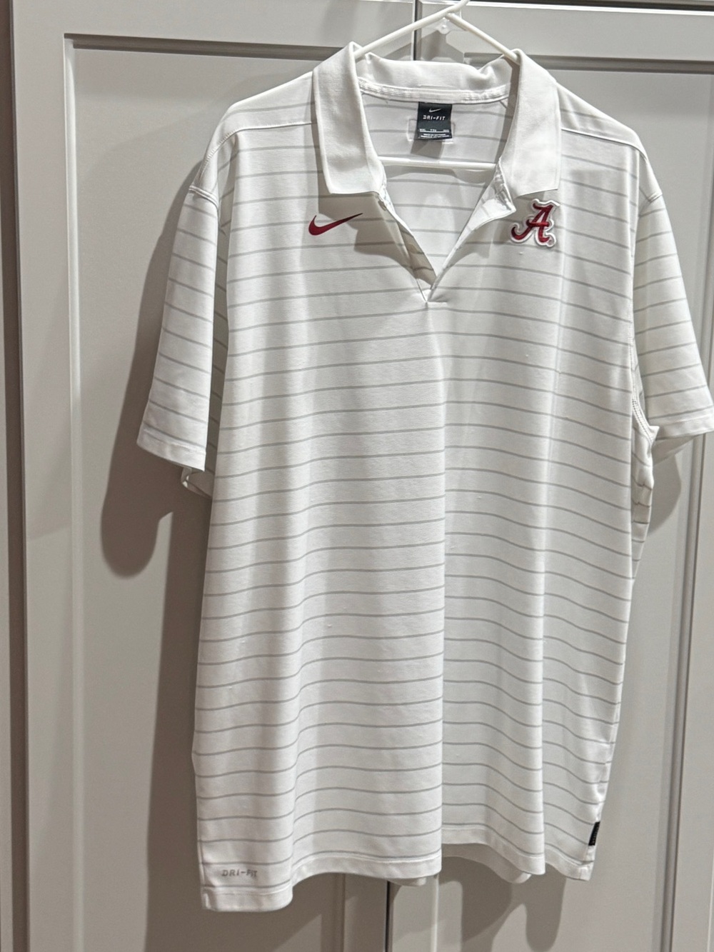 Nike On-Field Alabama Crimson Tide White Polo with Thin Gray Stripes